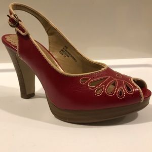 MUDD Red Peeptoe Slingback. Size: 6.5